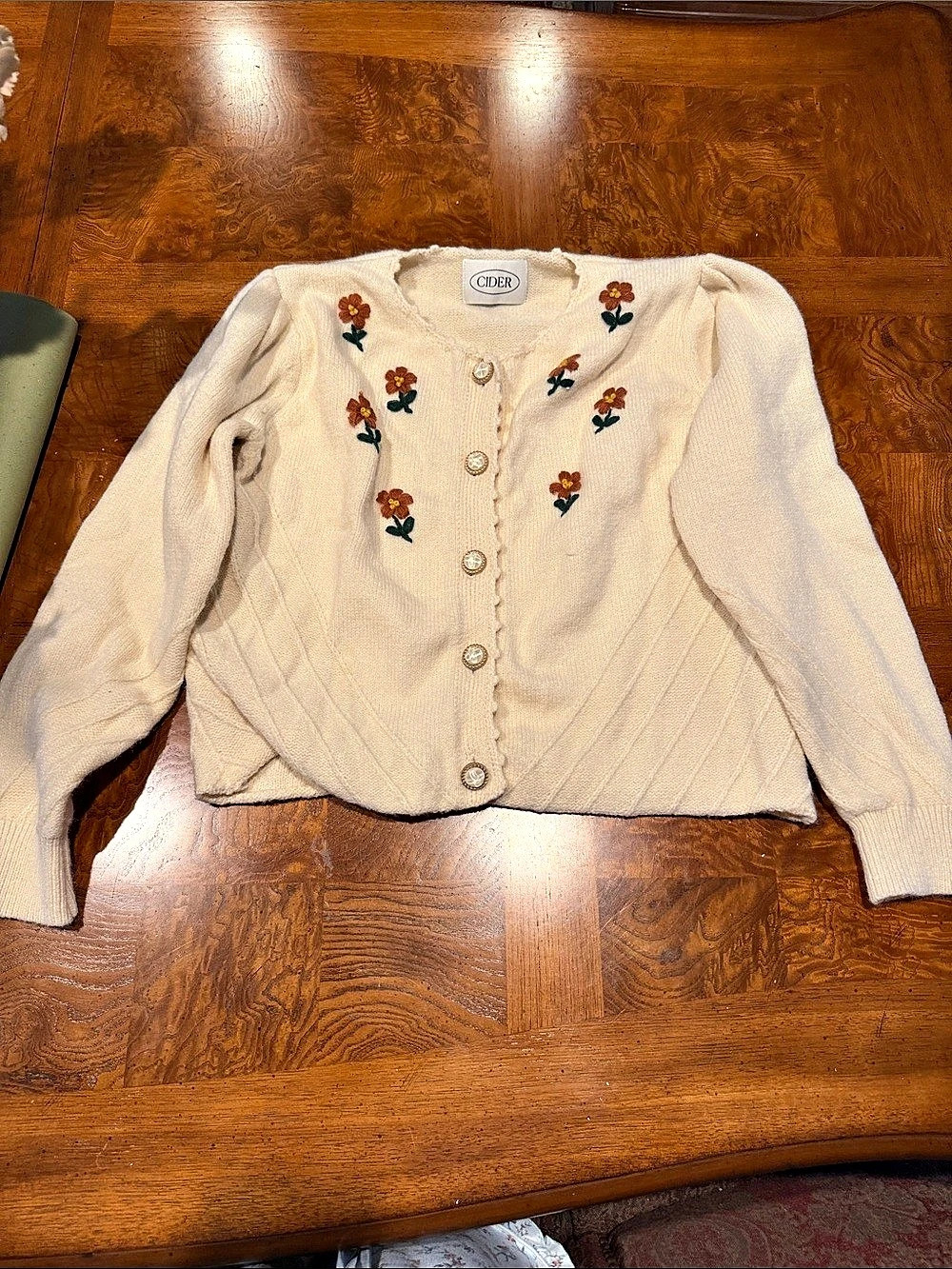 Vintage inspired Cider Knit V-neck Button Flower Cardigan Cream & Brown Like New